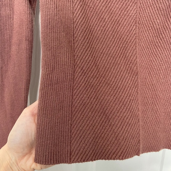 Abercrombie and Fitch Cozy A&F Collection Ribbed Knit - Picture 4 of 9